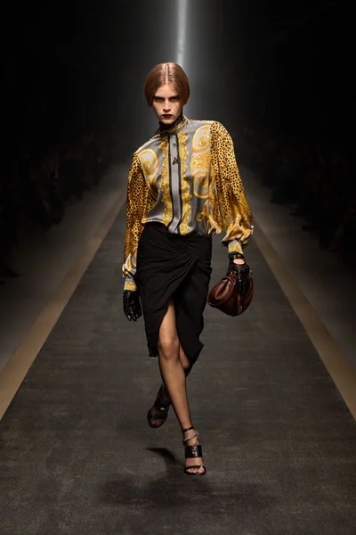 Look 14